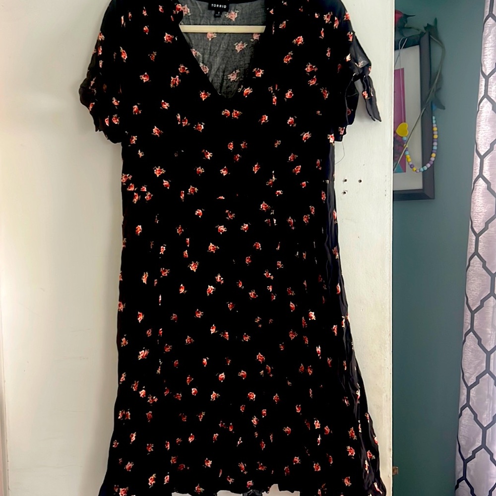 Beautiful torrid size one short dress.